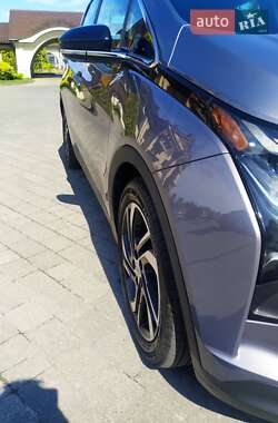 Хэтчбек Chevrolet Bolt EV 2021 в 