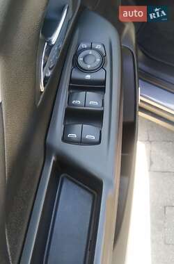 Хэтчбек Chevrolet Bolt EV 2021 в 