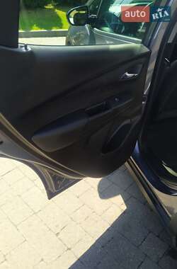 Хэтчбек Chevrolet Bolt EV 2021 в 