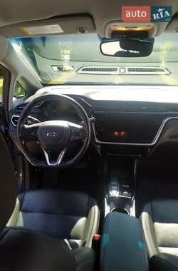 Хэтчбек Chevrolet Bolt EV 2021 в 