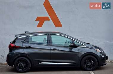 Хэтчбек Chevrolet Bolt EV 2018 в 