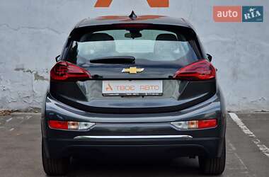 Хэтчбек Chevrolet Bolt EV 2018 в 