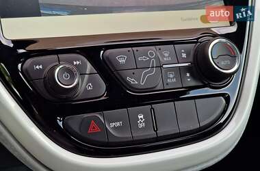 Хэтчбек Chevrolet Bolt EV 2018 в 