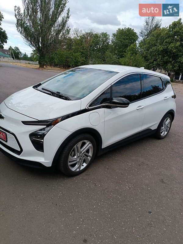 Хэтчбек Chevrolet Bolt EV 2023 в 
