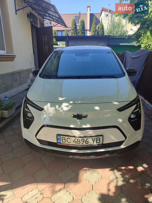 Хэтчбек Chevrolet Bolt EV 2022 в 