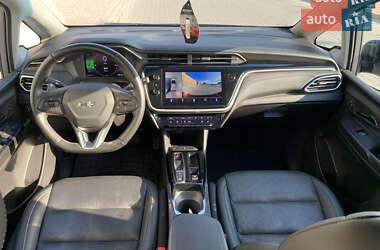 Хэтчбек Chevrolet Bolt EV 2023 в 