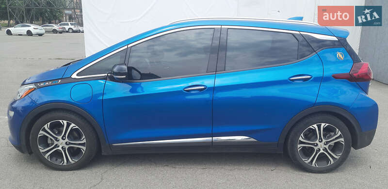 Хэтчбек Chevrolet Bolt EV 2020 в 
