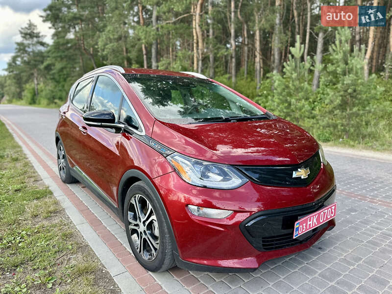 Хэтчбек Chevrolet Bolt EV 2017 в 