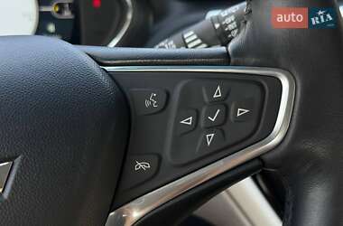 Хэтчбек Chevrolet Bolt EV 2017 в 