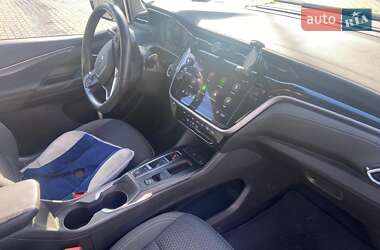 Хэтчбек Chevrolet Bolt EV 2022 в 