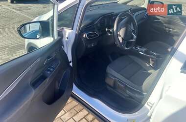 Хэтчбек Chevrolet Bolt EV 2022 в 