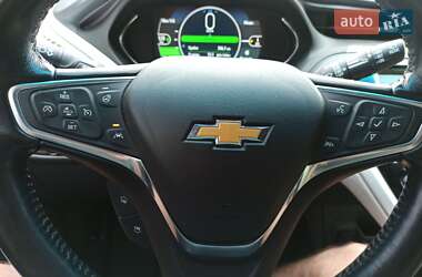 Хэтчбек Chevrolet Bolt EV 2017 в 