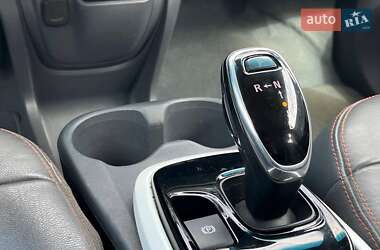 Хэтчбек Chevrolet Bolt EV 2020 в 