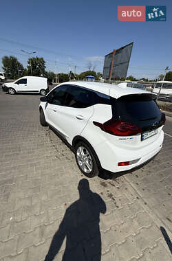 Хэтчбек Chevrolet Bolt EV 2021 в 
