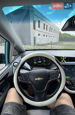 Хэтчбек Chevrolet Bolt EV 2020 в 