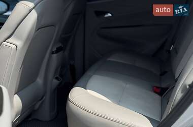 Хэтчбек Chevrolet Bolt EV 2016 в 