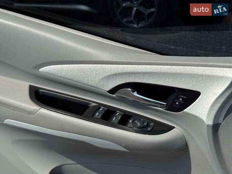 Хетчбек Chevrolet Bolt EV 2016 в Львові