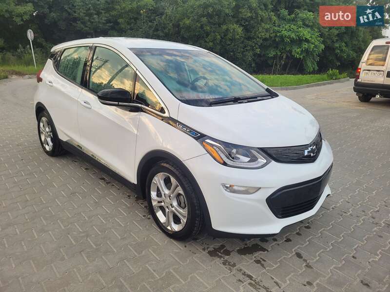 Хэтчбек Chevrolet Bolt EV 2019 в 