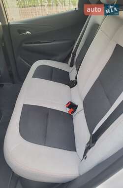 Хэтчбек Chevrolet Bolt EV 2019 в 