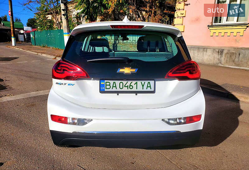Хетчбек Chevrolet Bolt EV 2016 в Києві фото 6 Хетчбек Chevrolet Bolt EV 2016 в Києві