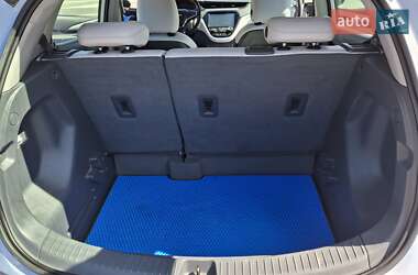 Хэтчбек Chevrolet Bolt EV 2016 в 