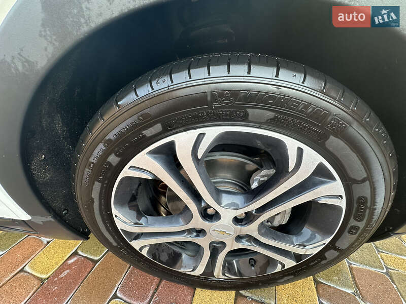 Хетчбек Chevrolet Bolt EV 2021 в Козятині