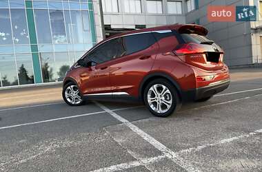 Хэтчбек Chevrolet Bolt EV 2021 в 