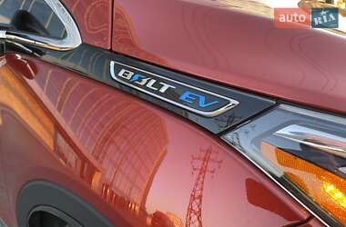 Хэтчбек Chevrolet Bolt EV 2021 в 