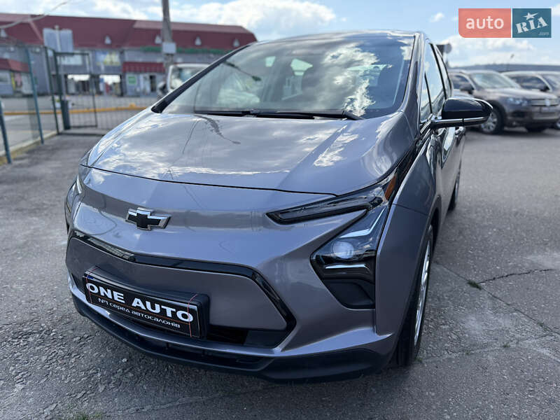 Хэтчбек Chevrolet Bolt EV 2022 в 