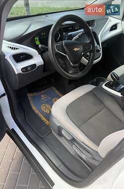 Хэтчбек Chevrolet Bolt EV 2016 в 