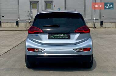 Хэтчбек Chevrolet Bolt EV 2017 в 