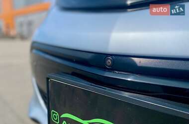 Хэтчбек Chevrolet Bolt EV 2017 в 