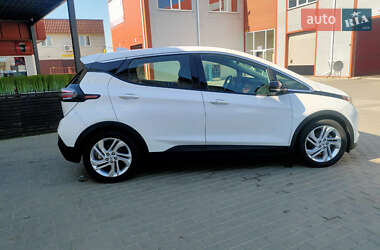 Хэтчбек Chevrolet Bolt EV 2022 в 