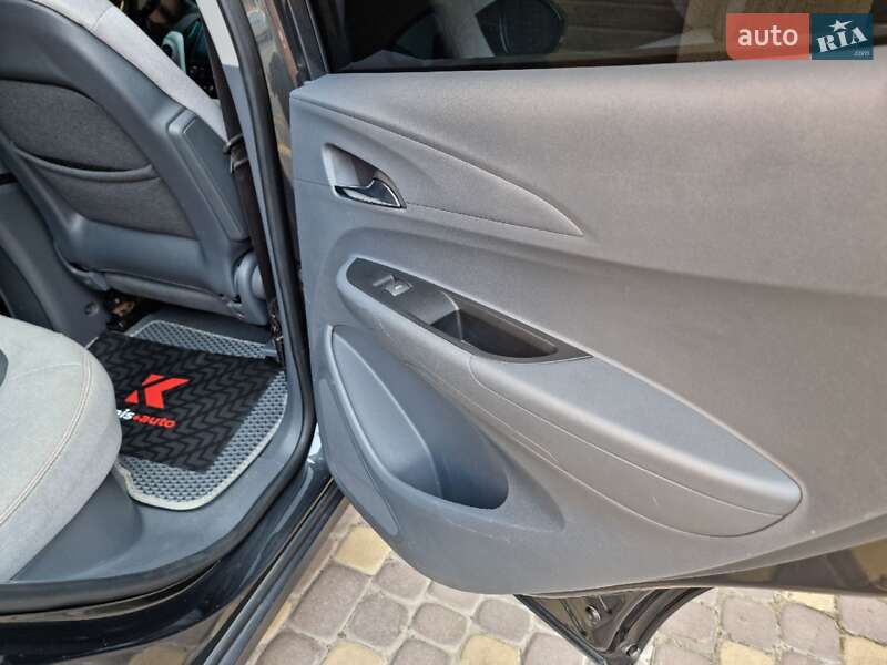 Хэтчбек Chevrolet Bolt EV 2017 в Виннице