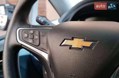 Хэтчбек Chevrolet Bolt EV 2017 в 