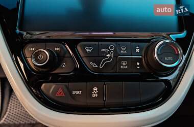 Хэтчбек Chevrolet Bolt EV 2017 в 