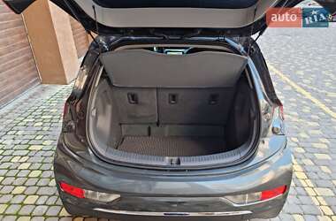 Хэтчбек Chevrolet Bolt EV 2017 в 