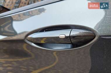 Хэтчбек Chevrolet Bolt EV 2017 в 