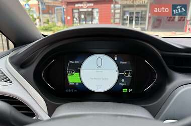 Хэтчбек Chevrolet Bolt EV 2019 в 
