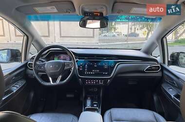 Хэтчбек Chevrolet Bolt EV 2023 в 