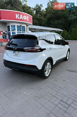 Хэтчбек Chevrolet Bolt EV 2022 в 