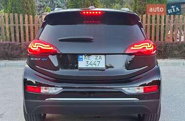 Хэтчбек Chevrolet Bolt EV 2020 в 