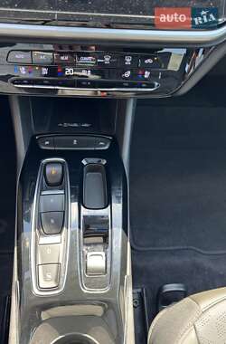 Хэтчбек Chevrolet Bolt EV 2022 в 