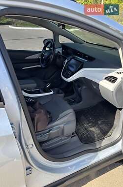 Хэтчбек Chevrolet Bolt EV 2017 в 