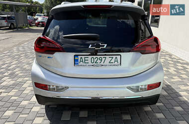 Хэтчбек Chevrolet Bolt EV 2017 в 