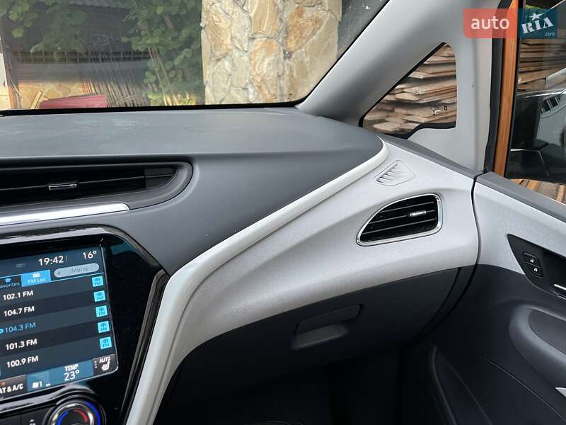 Хэтчбек Chevrolet Bolt EV 2017 в Львове фото 18 Хэтчбек Chevrolet Bolt EV 2017 в Львове