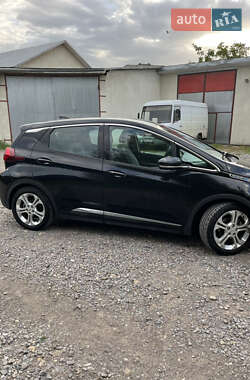 Хэтчбек Chevrolet Bolt EV 2018 в 