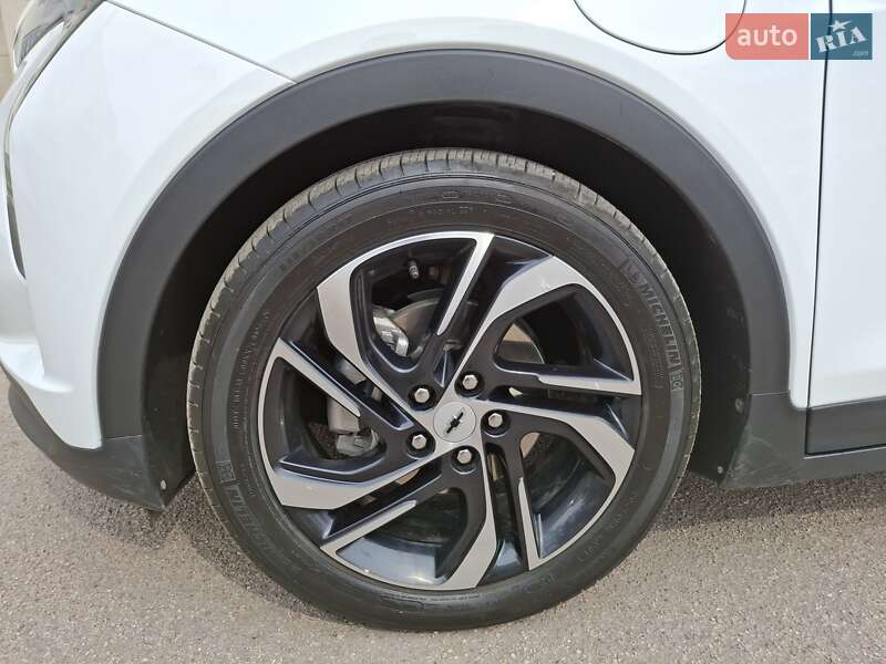 Хэтчбек Chevrolet Bolt EV 2023 в Кропивницком