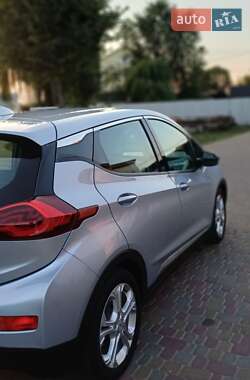 Хэтчбек Chevrolet Bolt EV 2017 в 