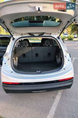 Хэтчбек Chevrolet Bolt EV 2023 в 